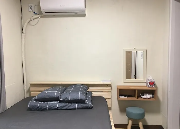 Family House Hongdae *